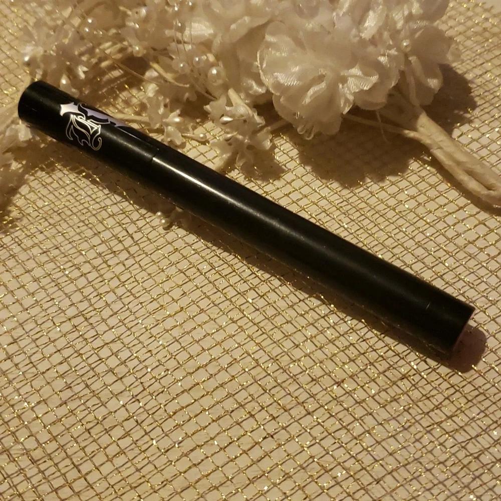 BUBBLEGUM Kat Von D DISCONTINUED Crayon NWOBOX